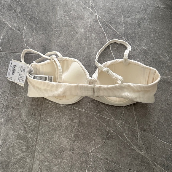 Cream Textured Bikini Set - Picture 2 of 4